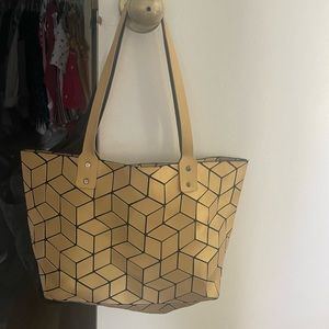 Medium Patricia Luca bag good condition.